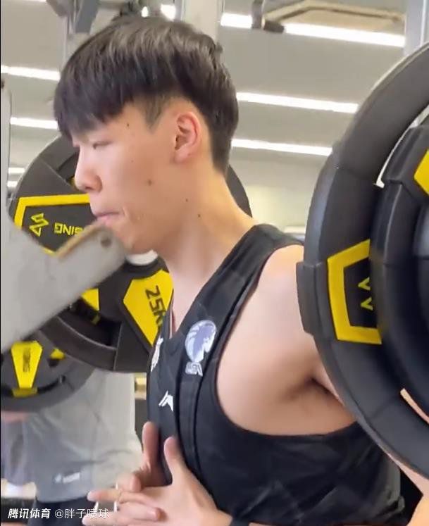 围裙之间